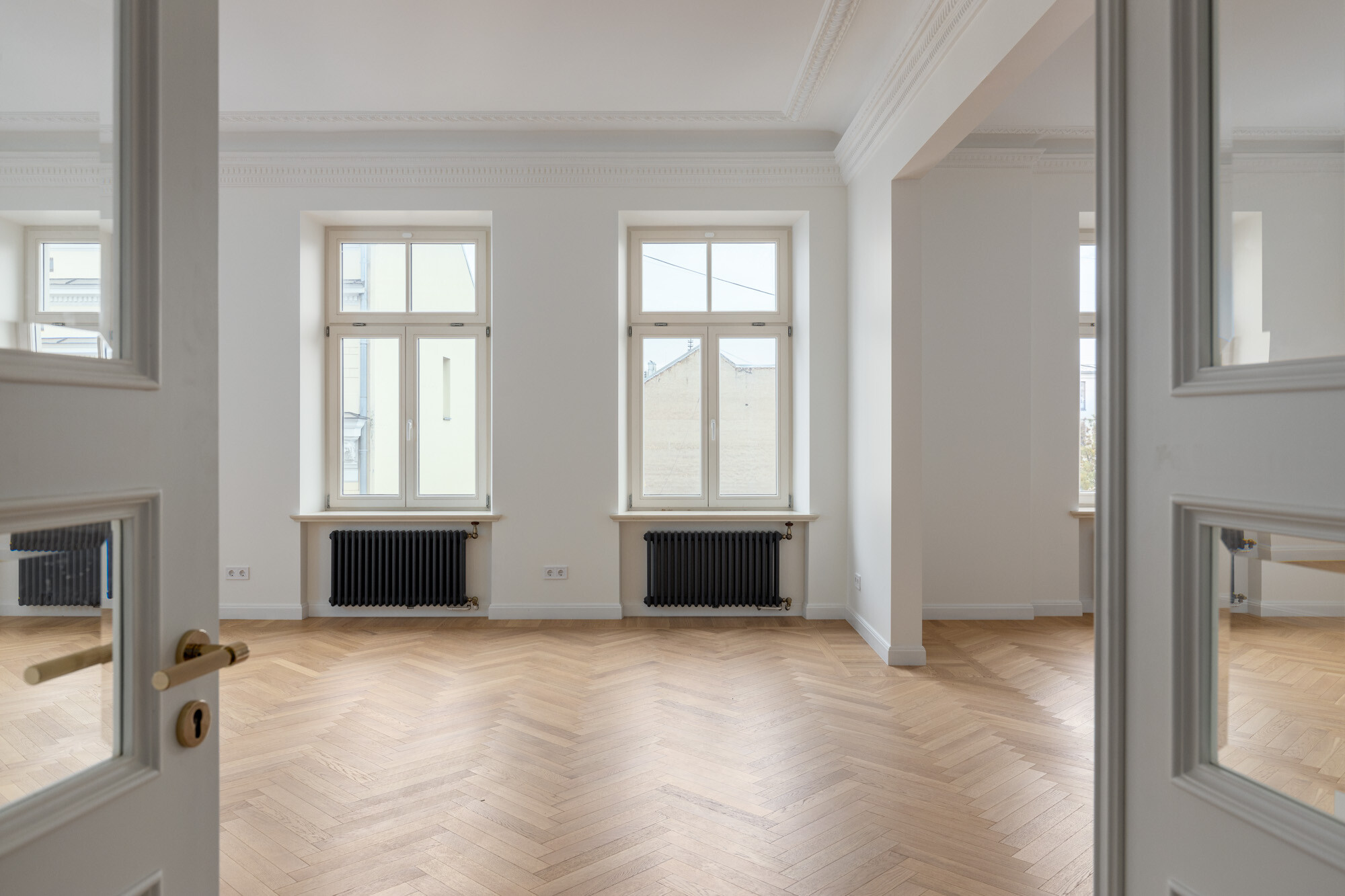 3-room apartment — Riga, Centrs, Dzirnavu iela 53 — photo 2