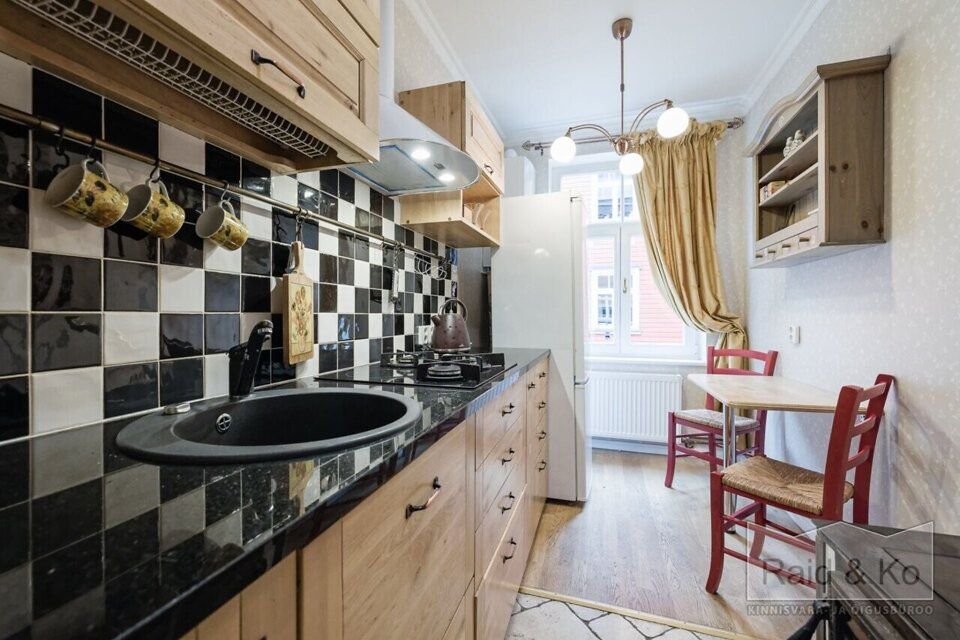 3-room apartment for rent — Tallinn, Kadriorg, Vesivärava tn 32 — photo 1