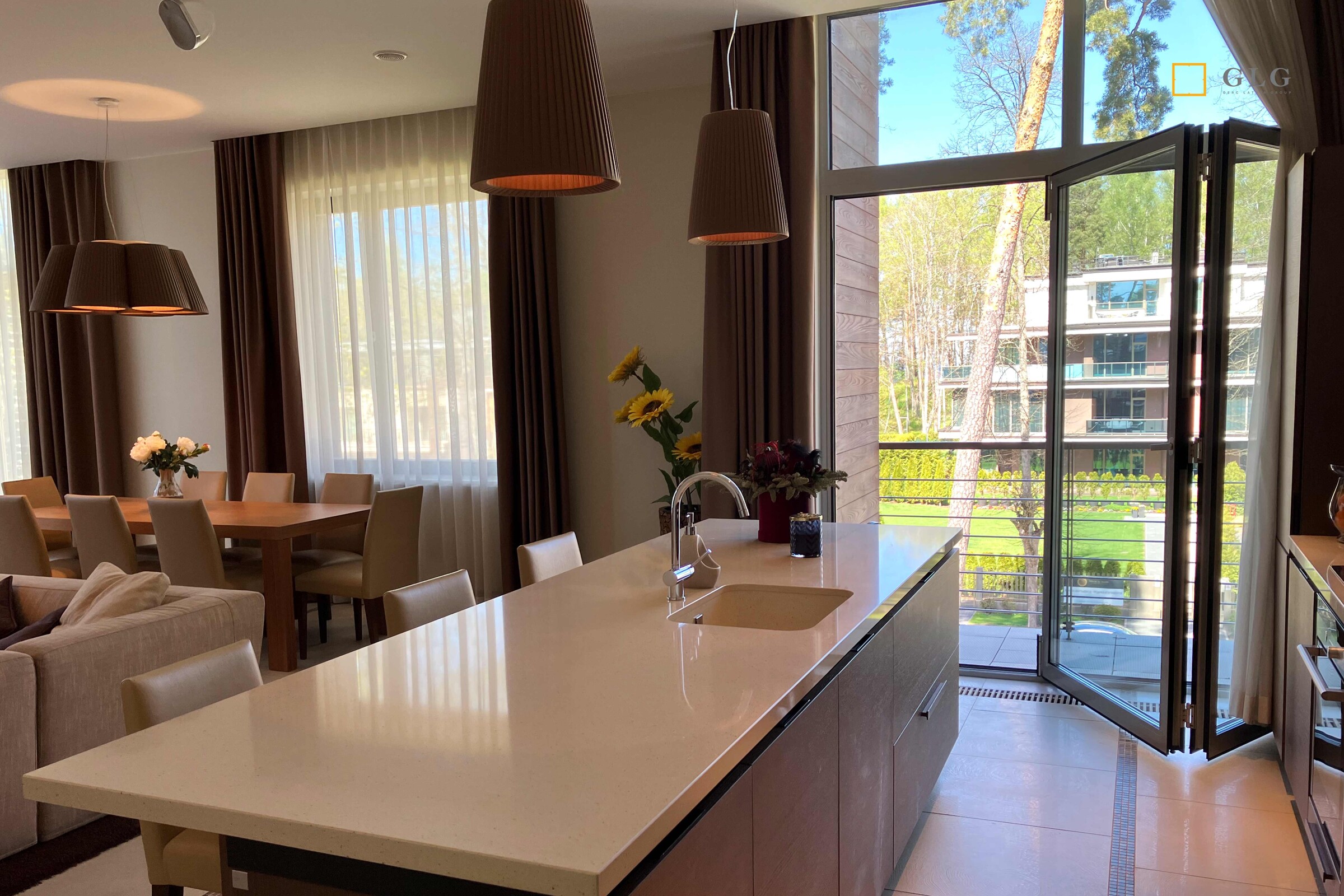 4-room apartment — Jūrmala, Dzintari, Dzintaru prospekts — photo 1