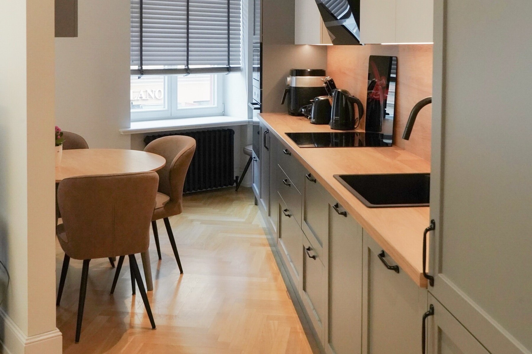 2-room apartment — Riga, Centrs, Krišjāņa Barona iela 30 — photo 2