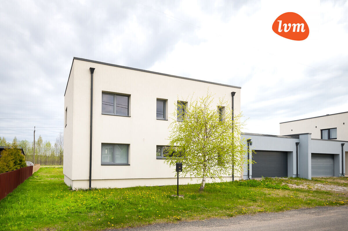 6-room house — Pärnu, Tammiste, Uuekalda tn 10 — photo 1