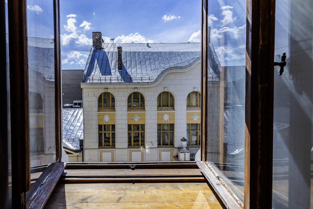 4-room apartment — Riga, Centrs, Dzirnavu iela 53 — photo 1