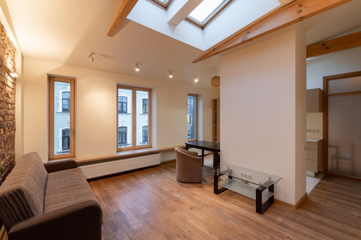 3-room apartment — Riga, Centrs, Dzirnavu iela 70 — photo 2