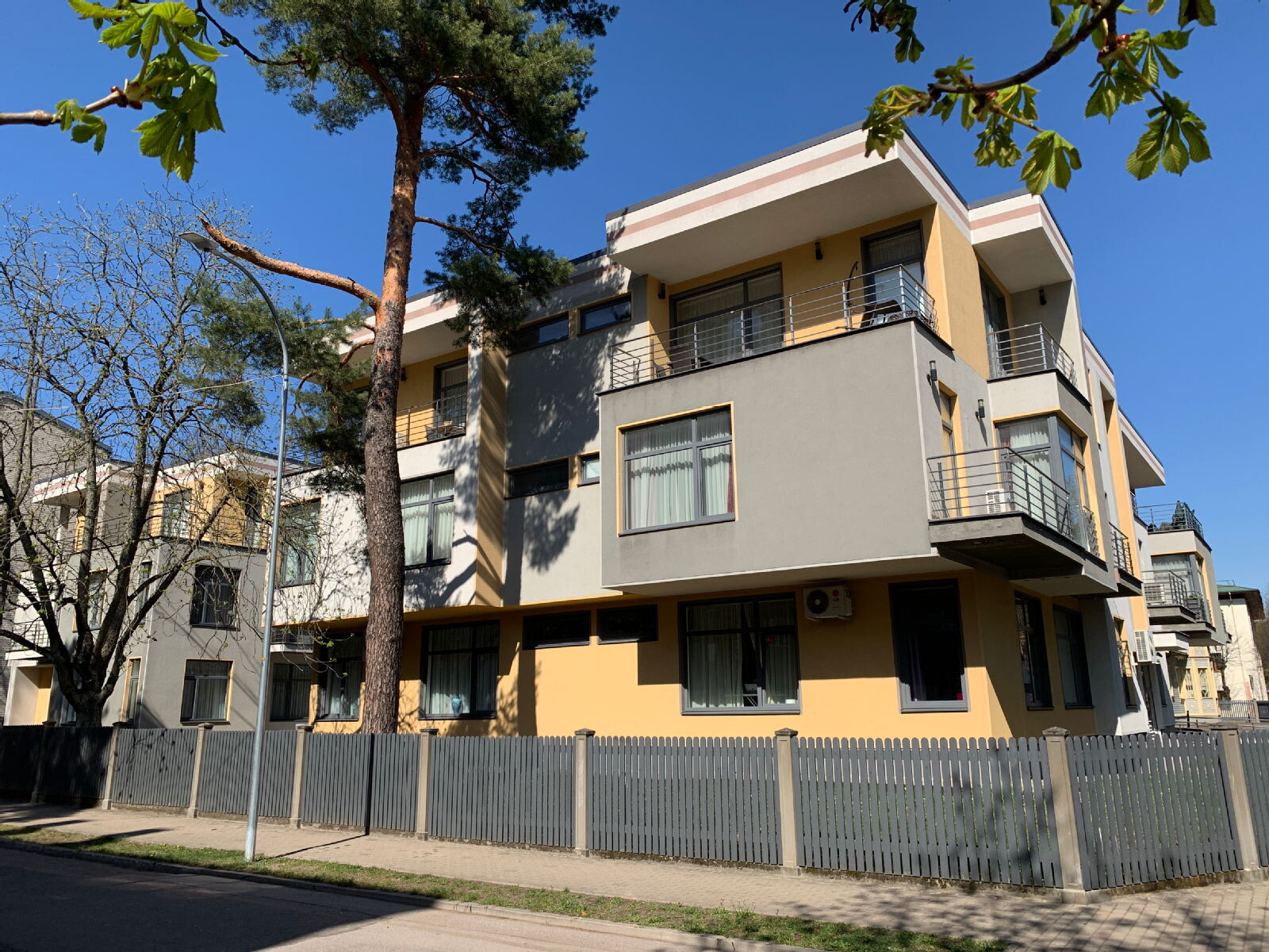 3-room apartment — Jūrmala, Bulduri, Vienības prospekts 20 — photo 1