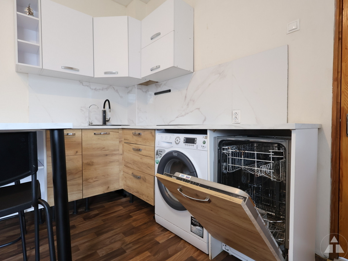 3-room apartment — Liepāja, Tosmare, Ģenerāļa Baloža iela 57 — photo 2