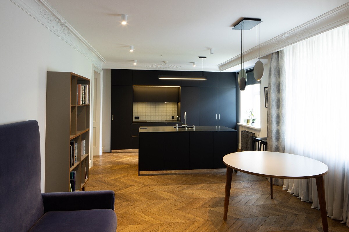 4-room apartment — Riga, Centrs, Dzirnavu iela 92 — photo 2