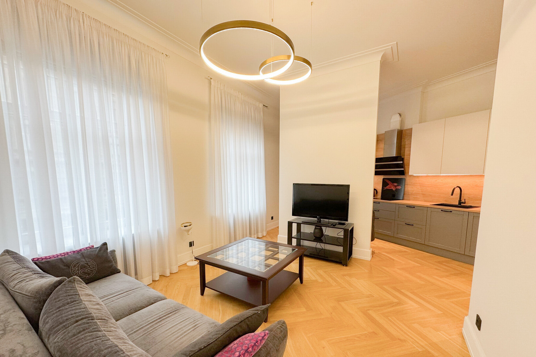 2-room apartment — Riga, Centrs, Krišjāņa Barona iela 30 — photo 3