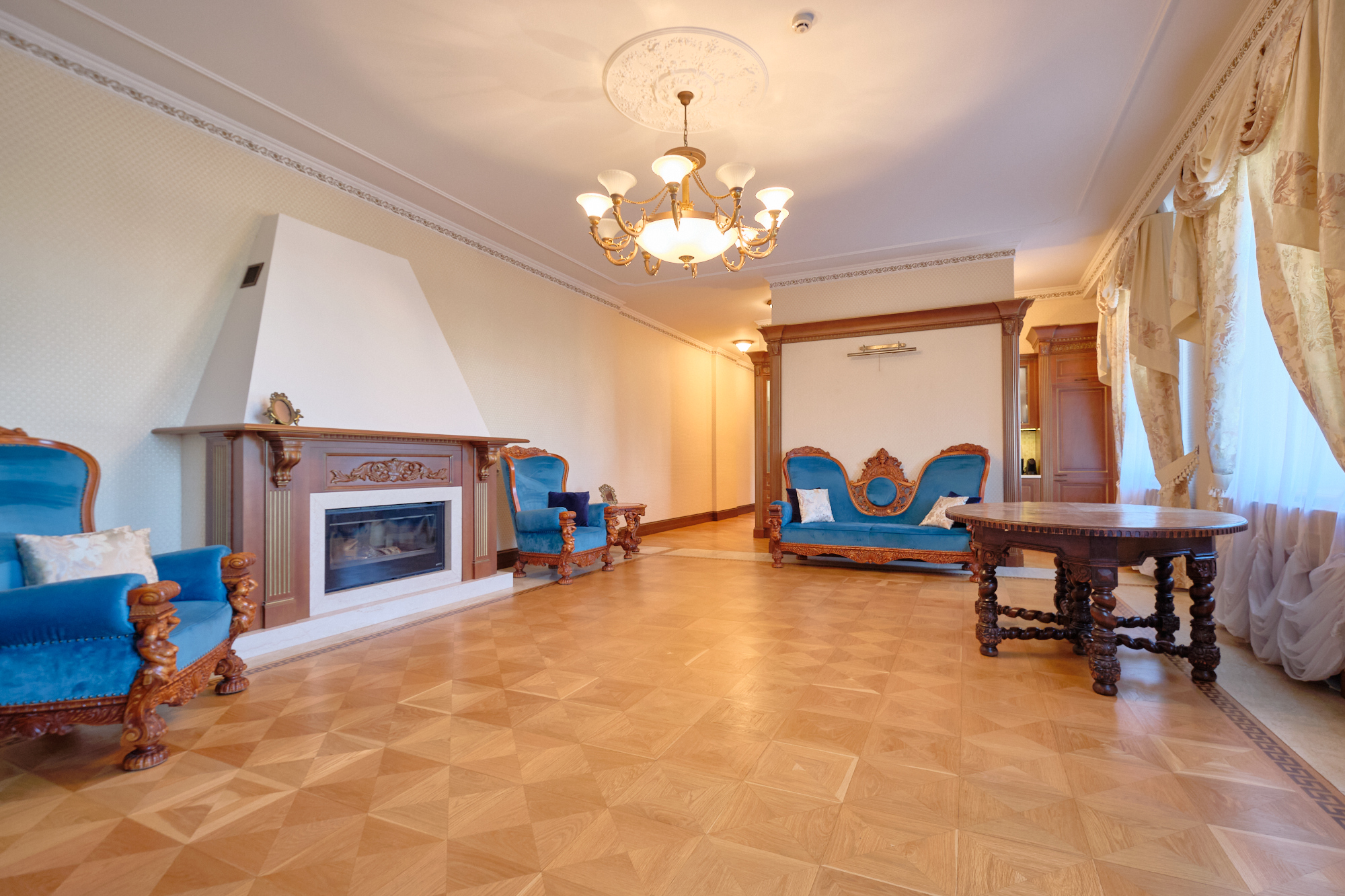 3-room apartment — Riga, Centrs, Zigfrīda Annas Meierovica bulvāris 4 — photo 1