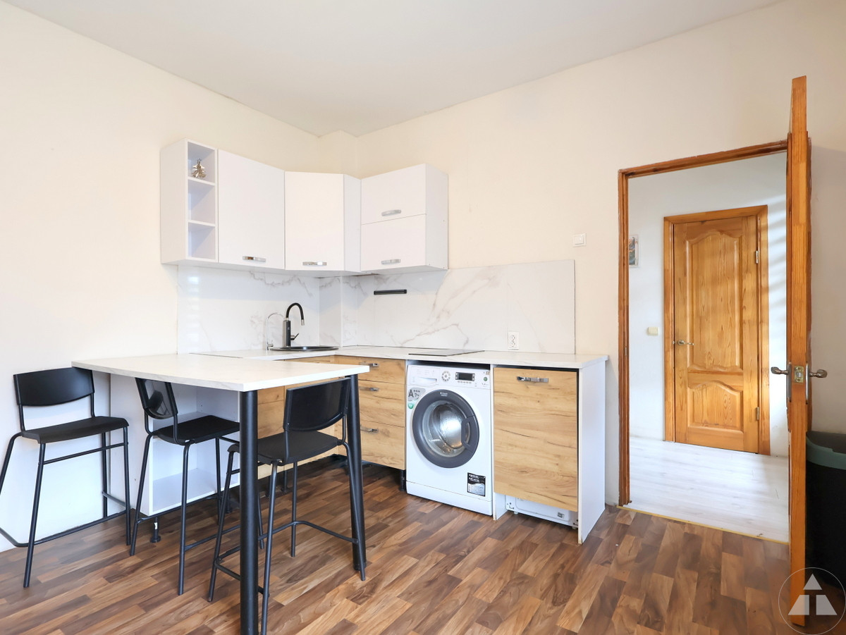 3-room apartment — Liepāja, Tosmare, Ģenerāļa Baloža iela 57 — photo 1