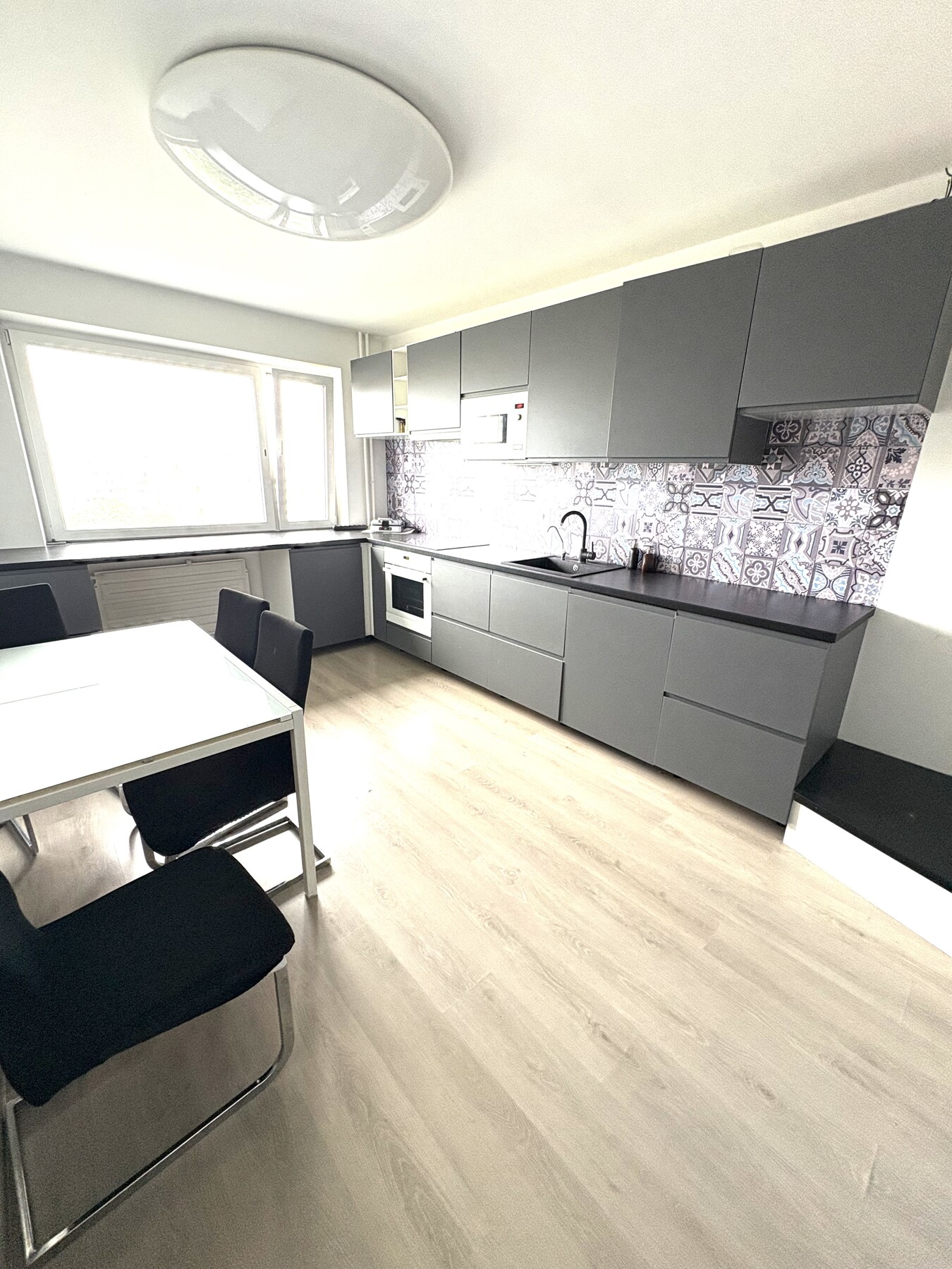 4-room apartment — Tallinn, Lasnamäe, Anni tn 14 — photo 1