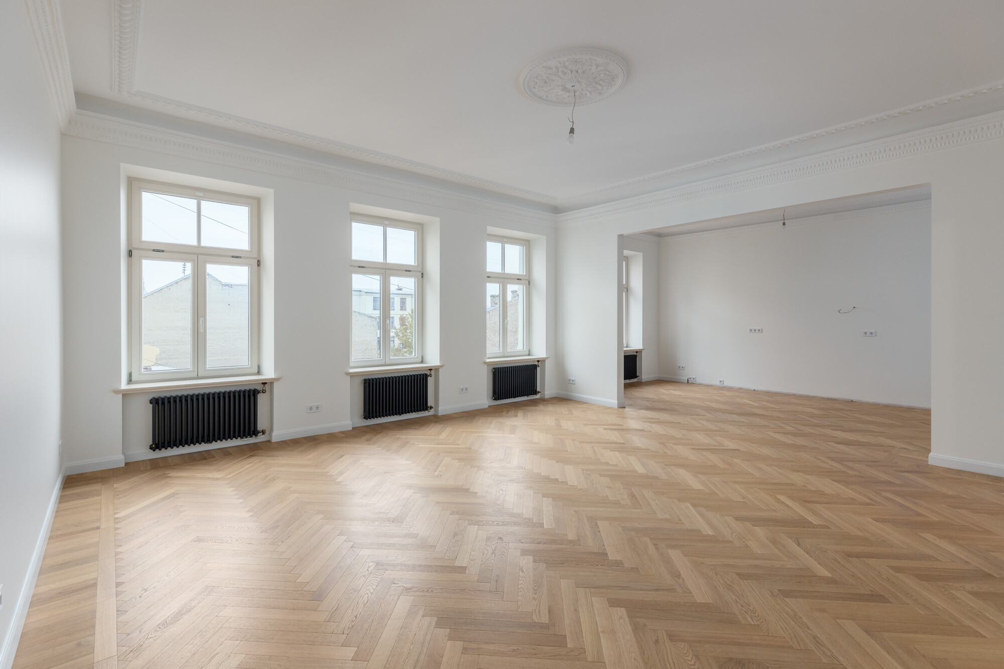 3-room apartment — Riga, Centrs, Dzirnavu iela 53 — photo 1