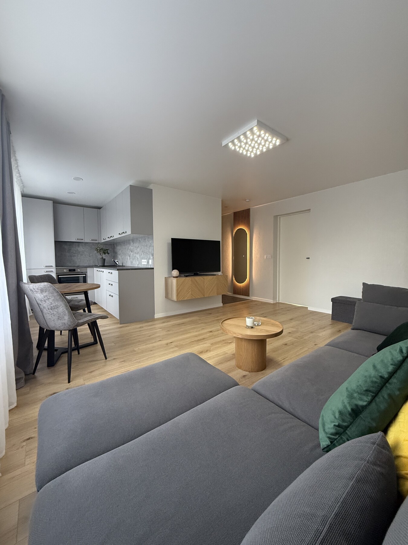 2-room apartment — Tallinn, Mustamäe, A. H. Tammsaare tee 83 — photo 1
