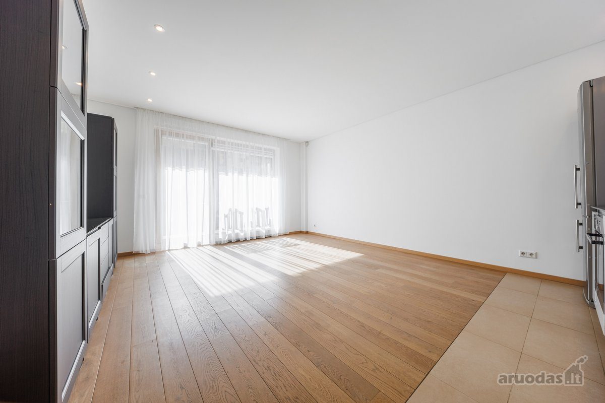 2-room apartment for sale — Kaunas, Centras, K. Donelaičio g. 81 — photo 1