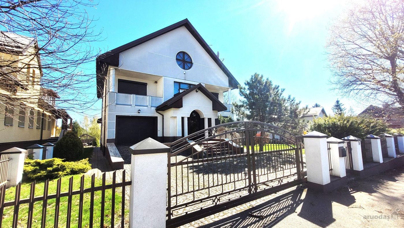 8 kambarių namas - Kaunas, Centras, Sargėnai