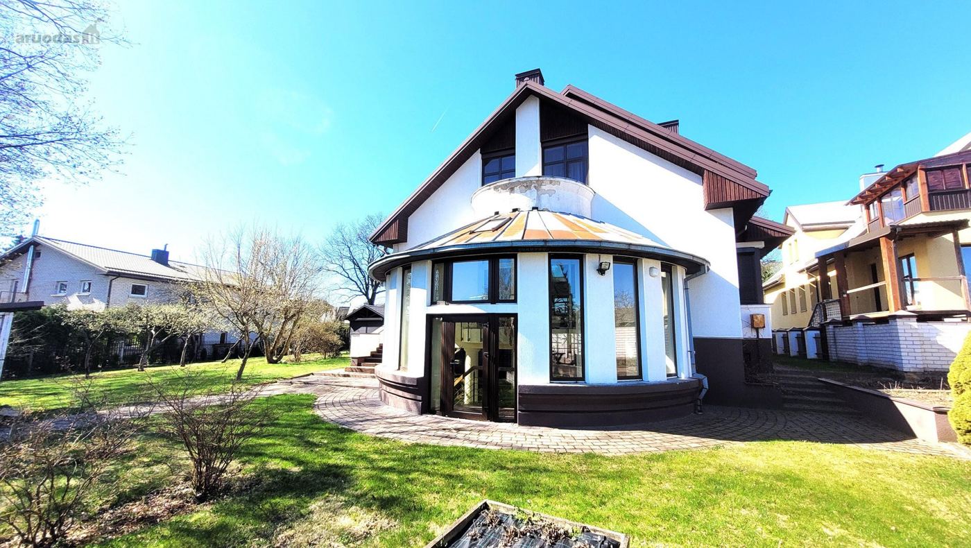 8 kambarių namas - Kaunas, Centras, Sargėnai