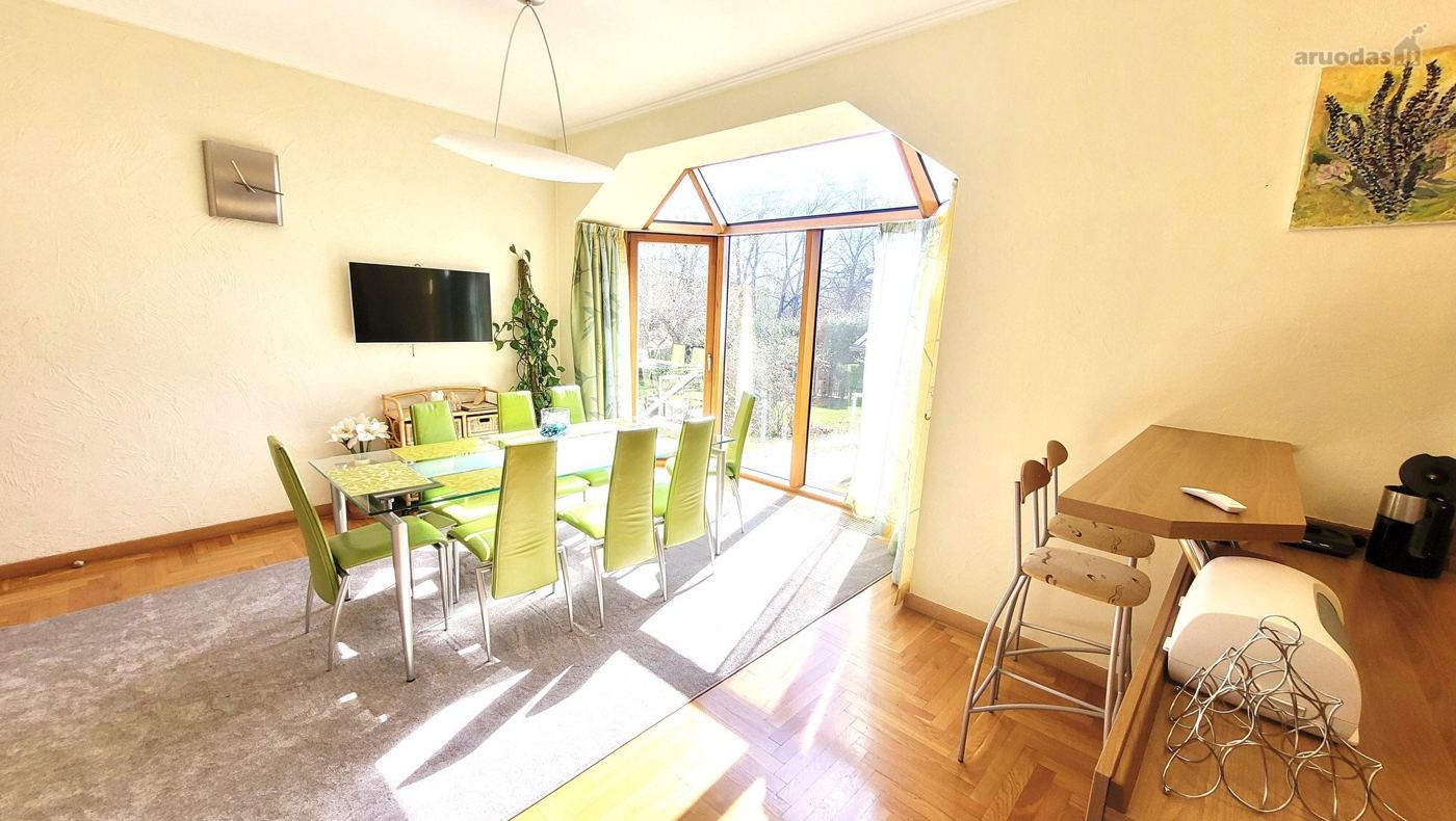 8 kambarių namas - Kaunas, Centras, Sargėnai