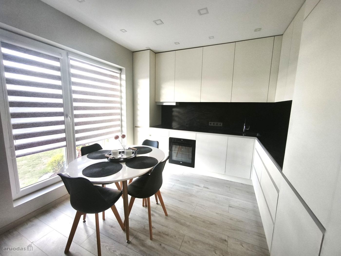 4 kambarių namas - Kaunas, Romainiai, Meldų g.
