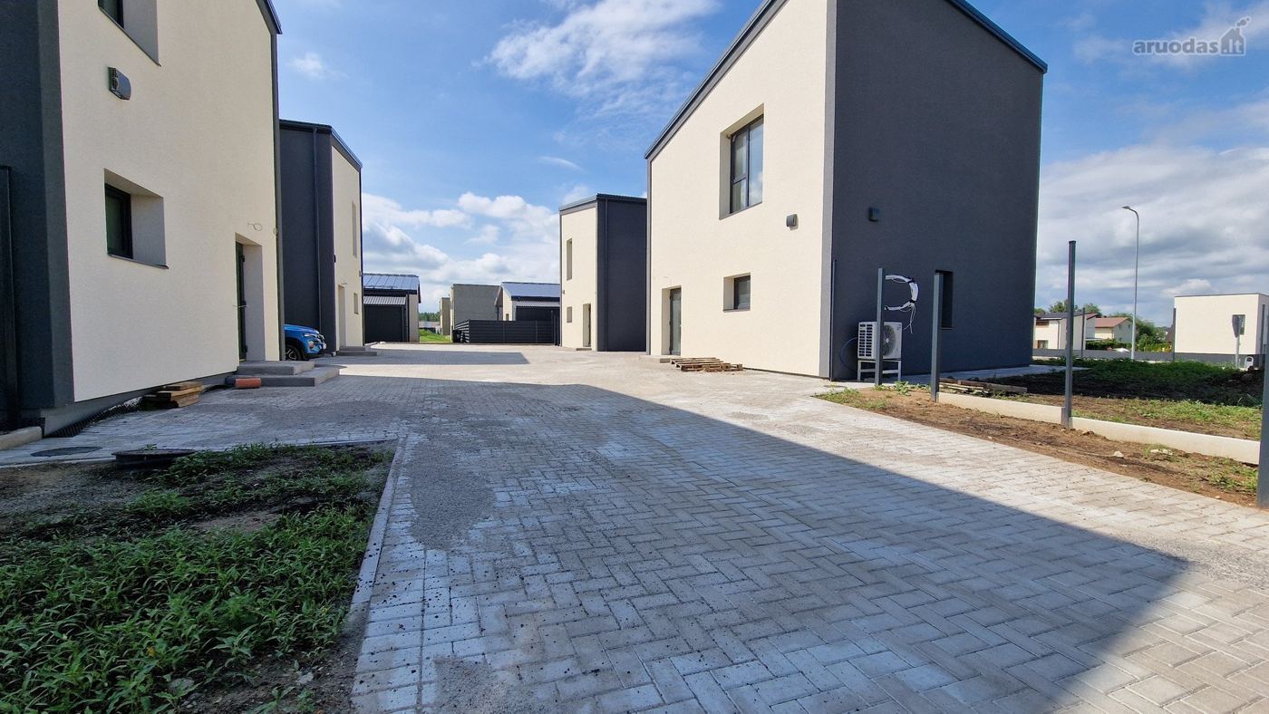 4 kambarių namas - Kaunas, Romainiai, Bivylių g.