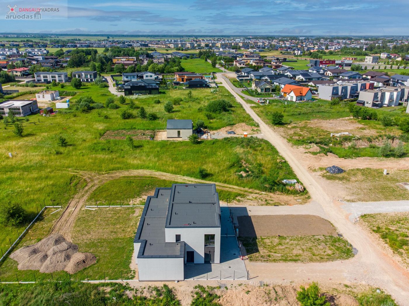 5 kambarių namas - Kaunas, Romainiai, A. Žmuidzinavičiaus g.