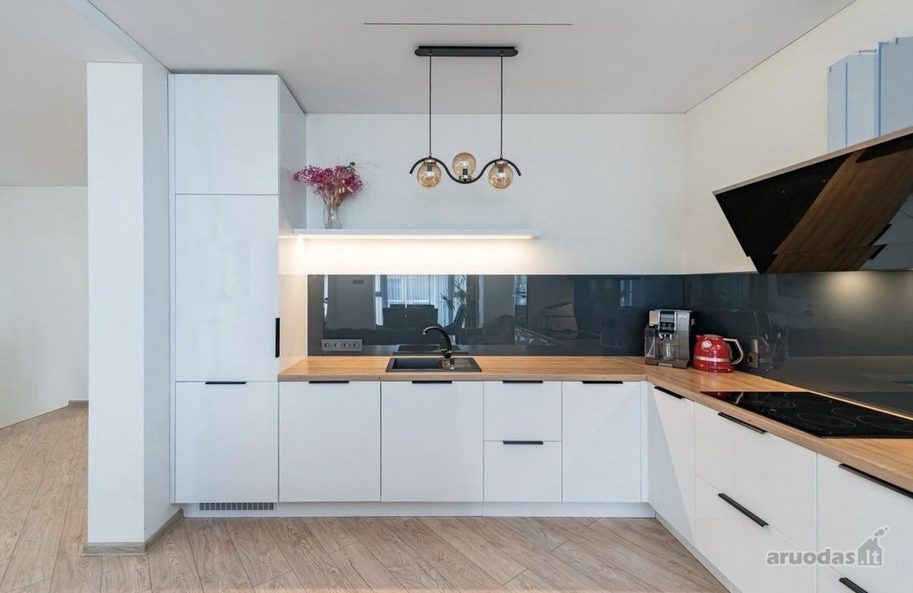 4 kambarių namas - Kaunas, Freda, T. Ivanausko g.