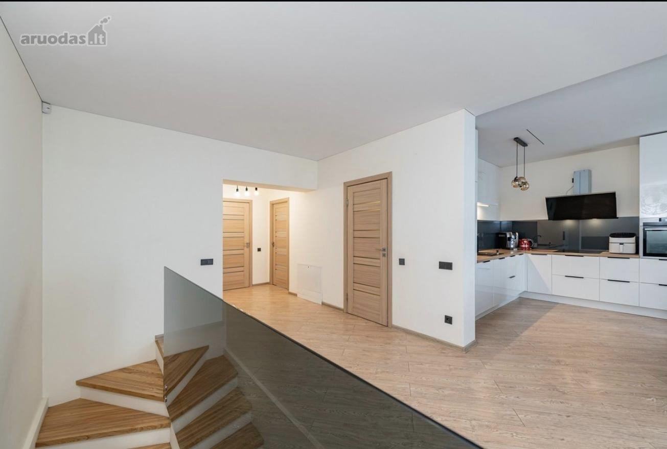 4 kambarių namas - Kaunas, Freda, T. Ivanausko g.