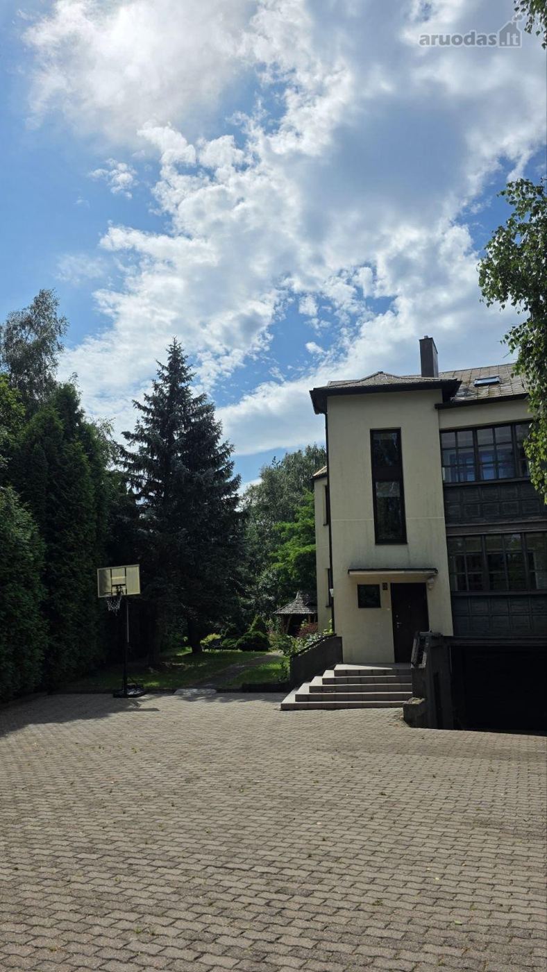 7 kambarių namas - Kaunas, Aukštutiniai Kaniūkai, Gabijos g.