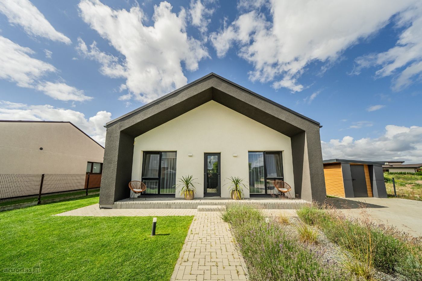 4 kambarių namas - Kaunas, Šilainiai, V. Šiugždinio g.