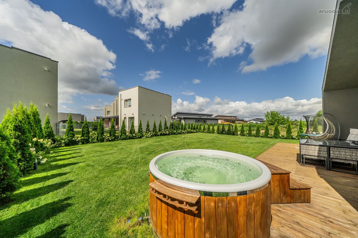 4 kambarių namas - Kaunas, Šilainiai, V. Šiugždinio g.