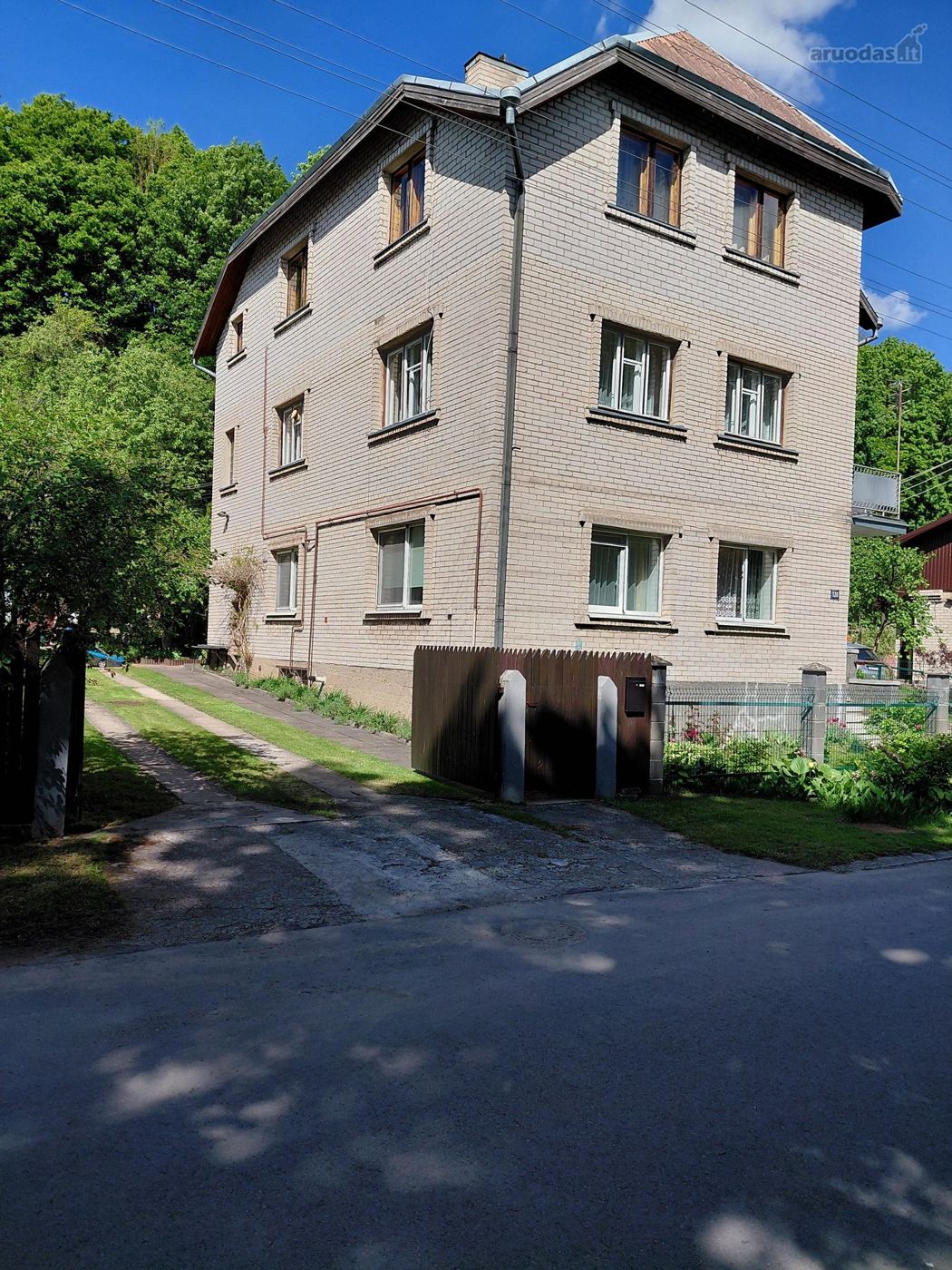 10 kambarių namas - Kaunas, Vilijampolė, Kalnų g.