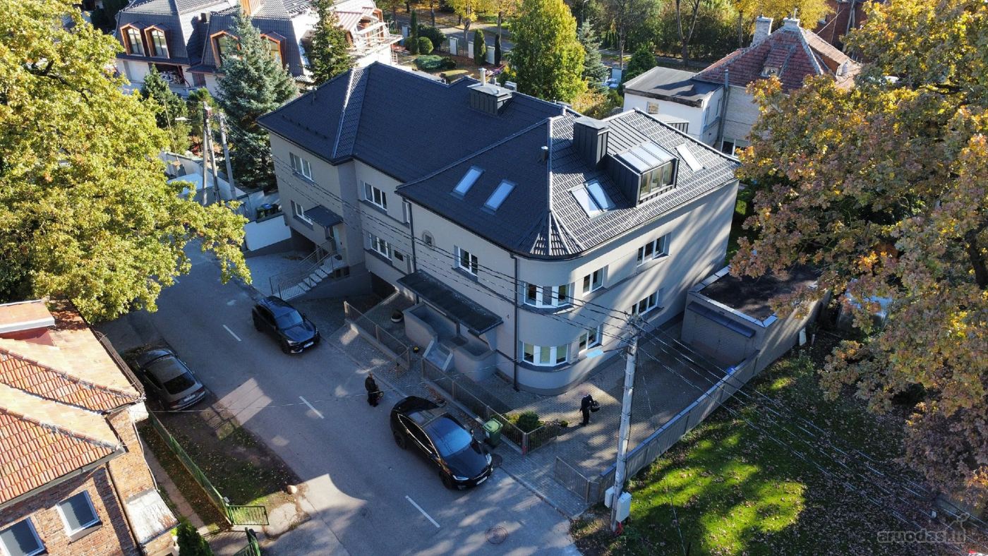 4 kambarių namas - Kaunas, Žaliakalnis, Margio g.
