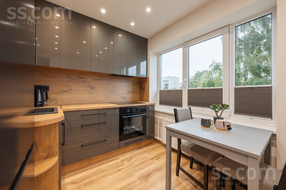 3-room apartment for sale — Liepāja, Liepāja un raj., Mirdzas Ķempes iela 26 — photo 1