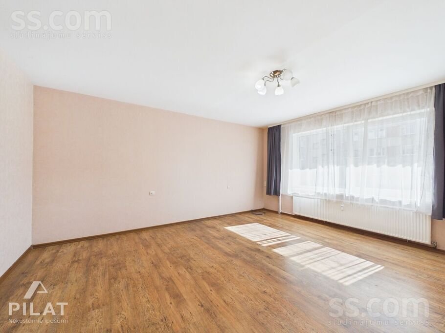 3-room apartment for sale — Liepāja, Liepāja un raj., Mežu iela 43 — photo 1