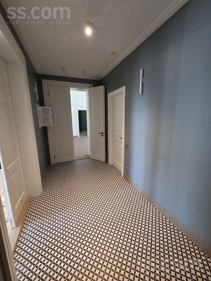 3-room apartment for rent — Liepāja, Liepāja un raj., Rakstvežu 7 — photo 2