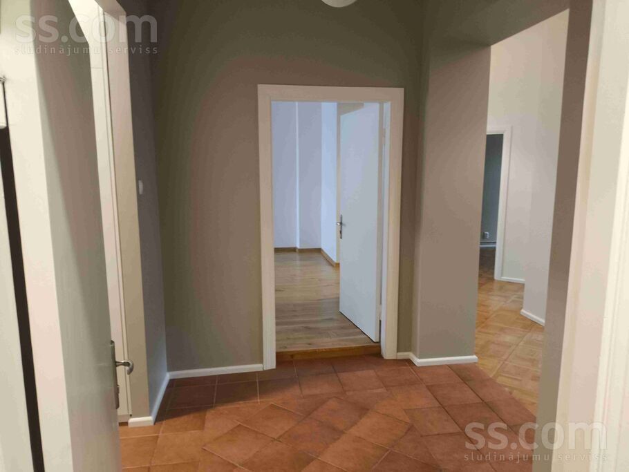 4-room apartment for rent — Rīga, centrs, Kalpaka bulv. 9 — photo 14
