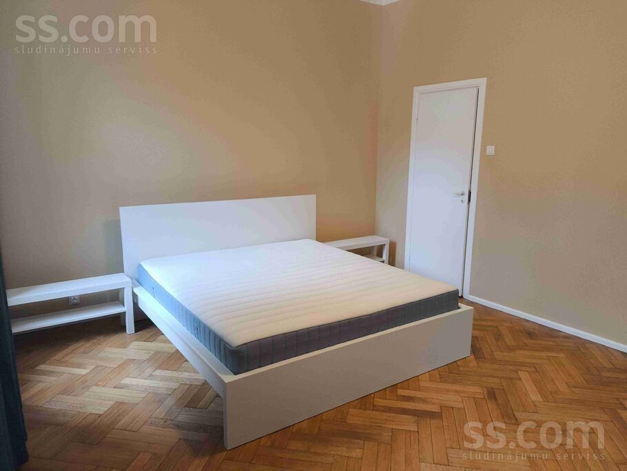 4-room apartment for rent — Rīga, centrs, Kalpaka bulv. 9 — photo 3