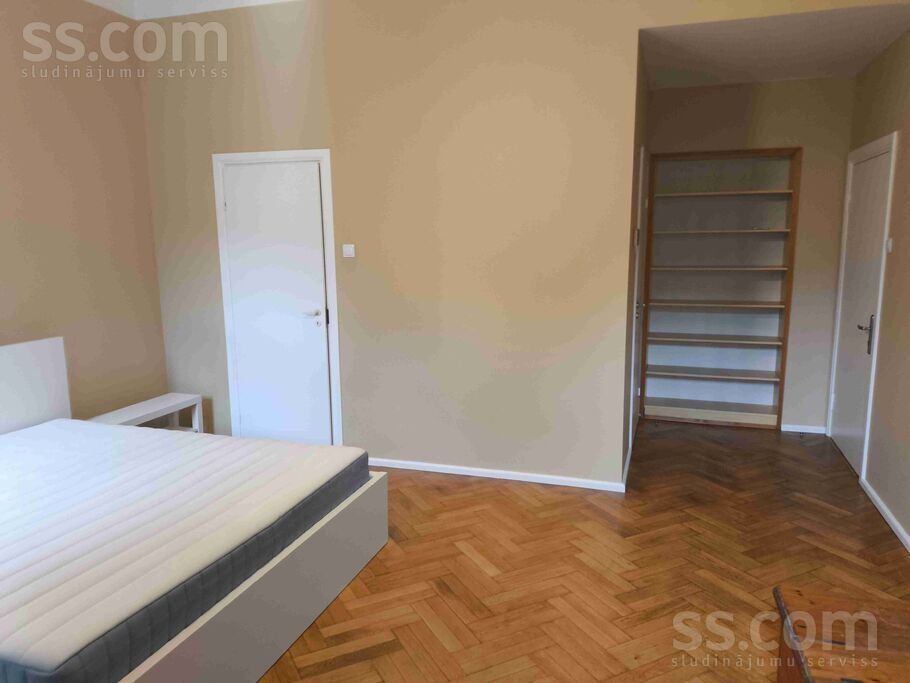 4-room apartment for rent — Rīga, centrs, Kalpaka bulv. 9 — photo 4