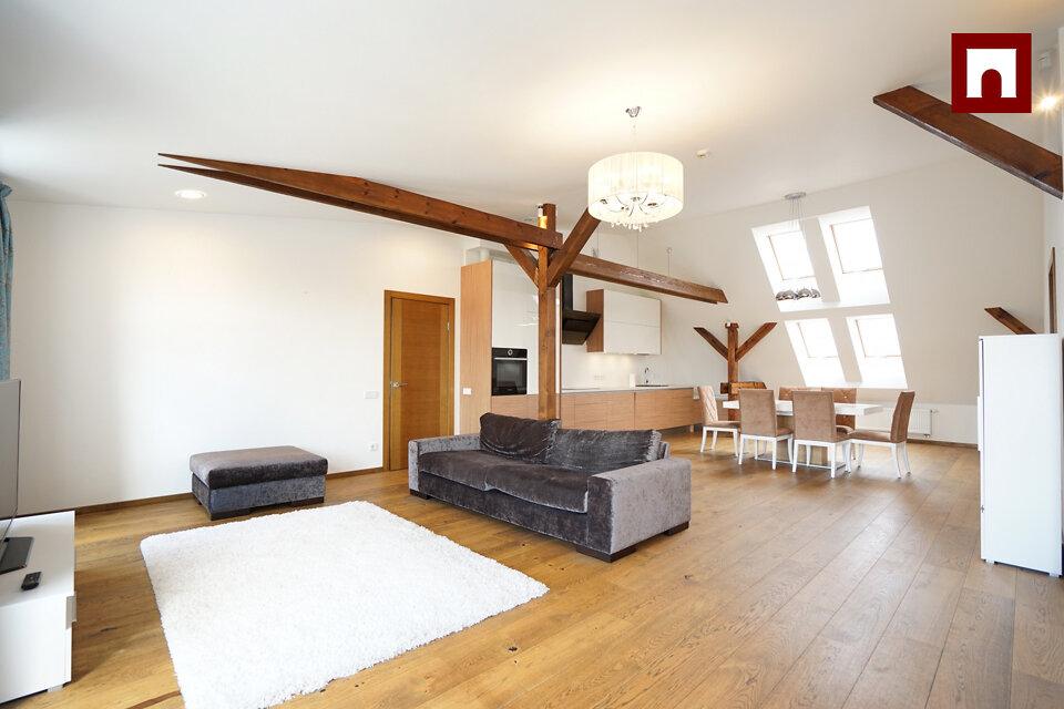4-room apartment for rent — Riga, Centrs, Krišjāņa Barona iela 37 — photo 1
