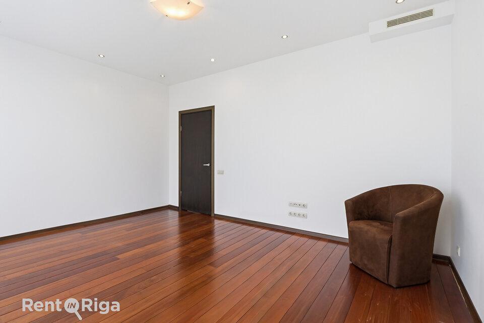 4-room apartment for rent — Riga, Centrs, Pulkveža Brieža iela 21 — photo 18