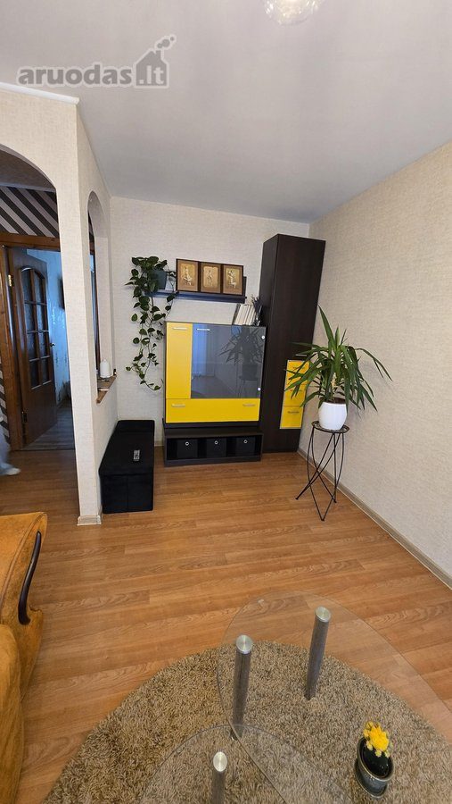 2-room apartment for rent — Šiauliai, Centras, S. Šalkauskio g. — photo 1