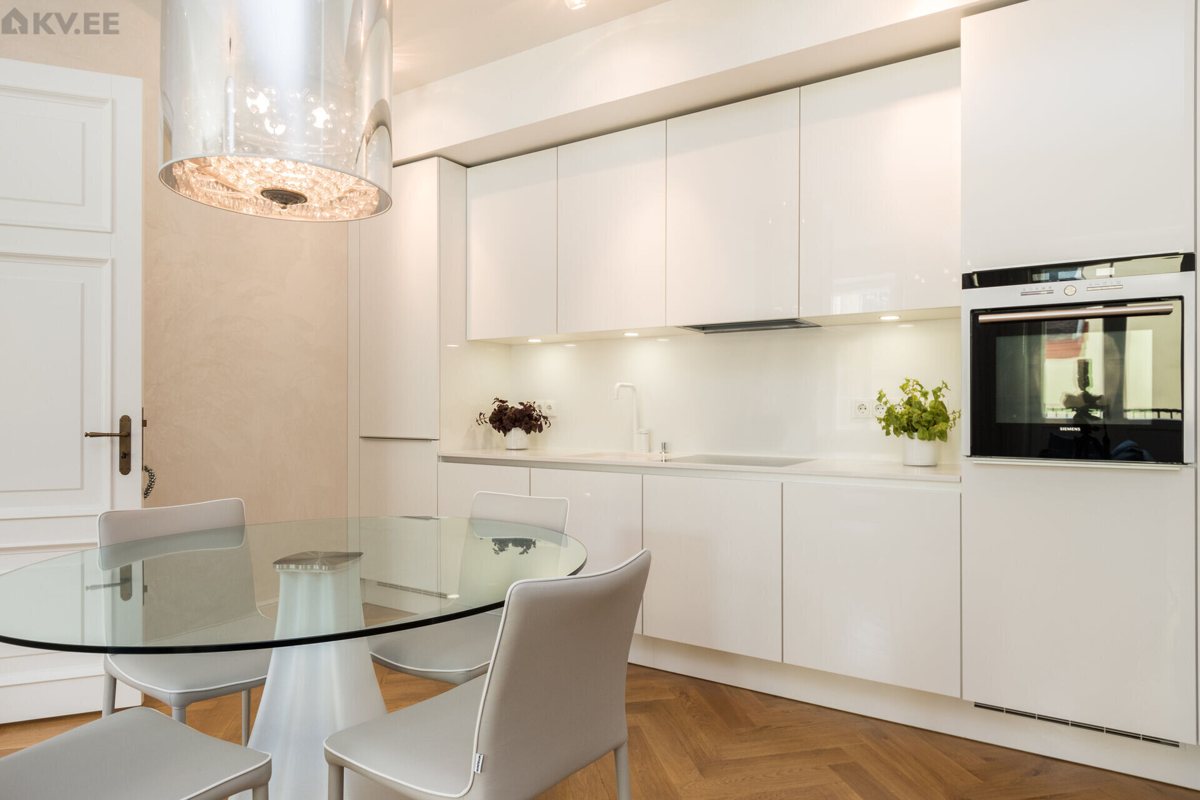 3-room apartment for rent — Tallinn, Kesklinn, Pagari tn 1-6 — photo 1