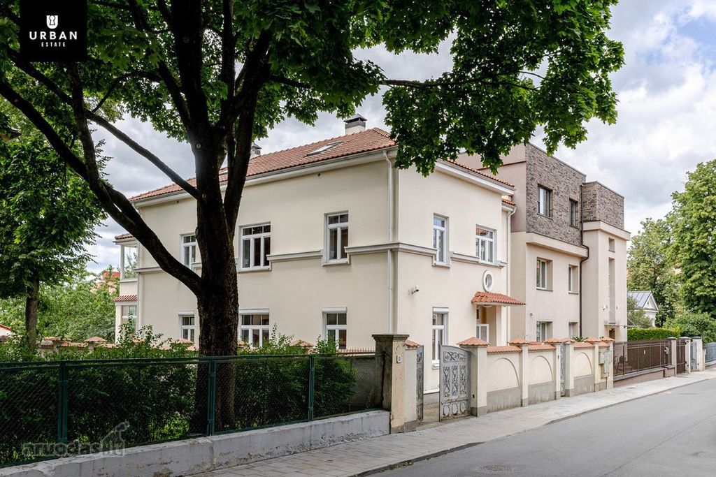Vilnius, Naujamiestis, Jovaro g., mūrinis sublokuotas namas — photo 2