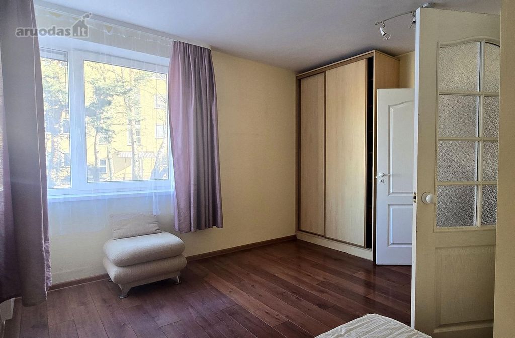 Vilnius, Pašilaičiai, Laisvės pr., 2 kambarių buto dalis — photo 3