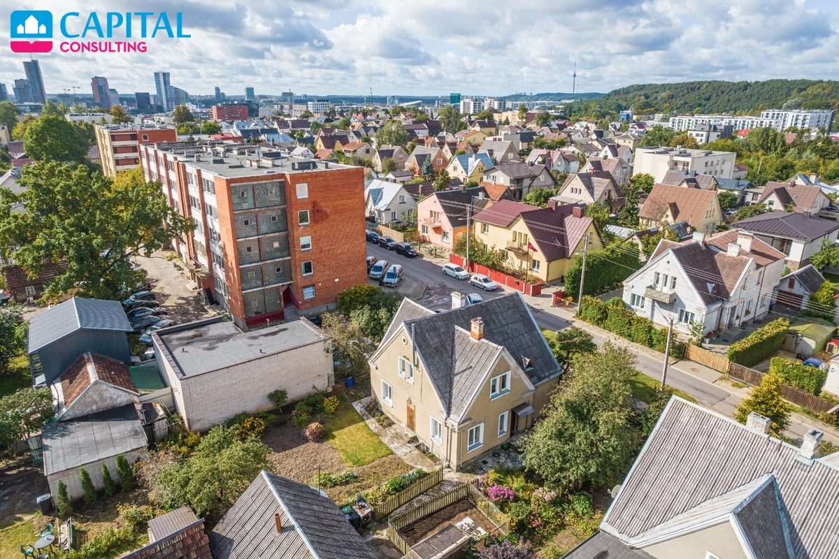 Parduodama namo dalis Šnipiškėse Giedraičių g. su 4.07 a žemės sklypu — photo 1