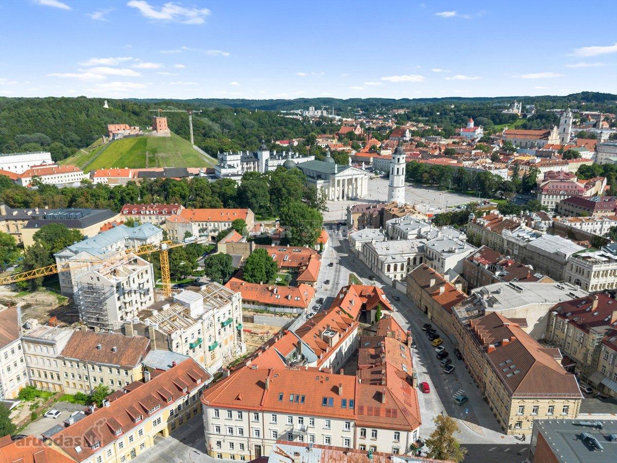 3 kambarių buto nuoma — Vilnius, Senamiestis, K. Sirvydo g. — photo 1